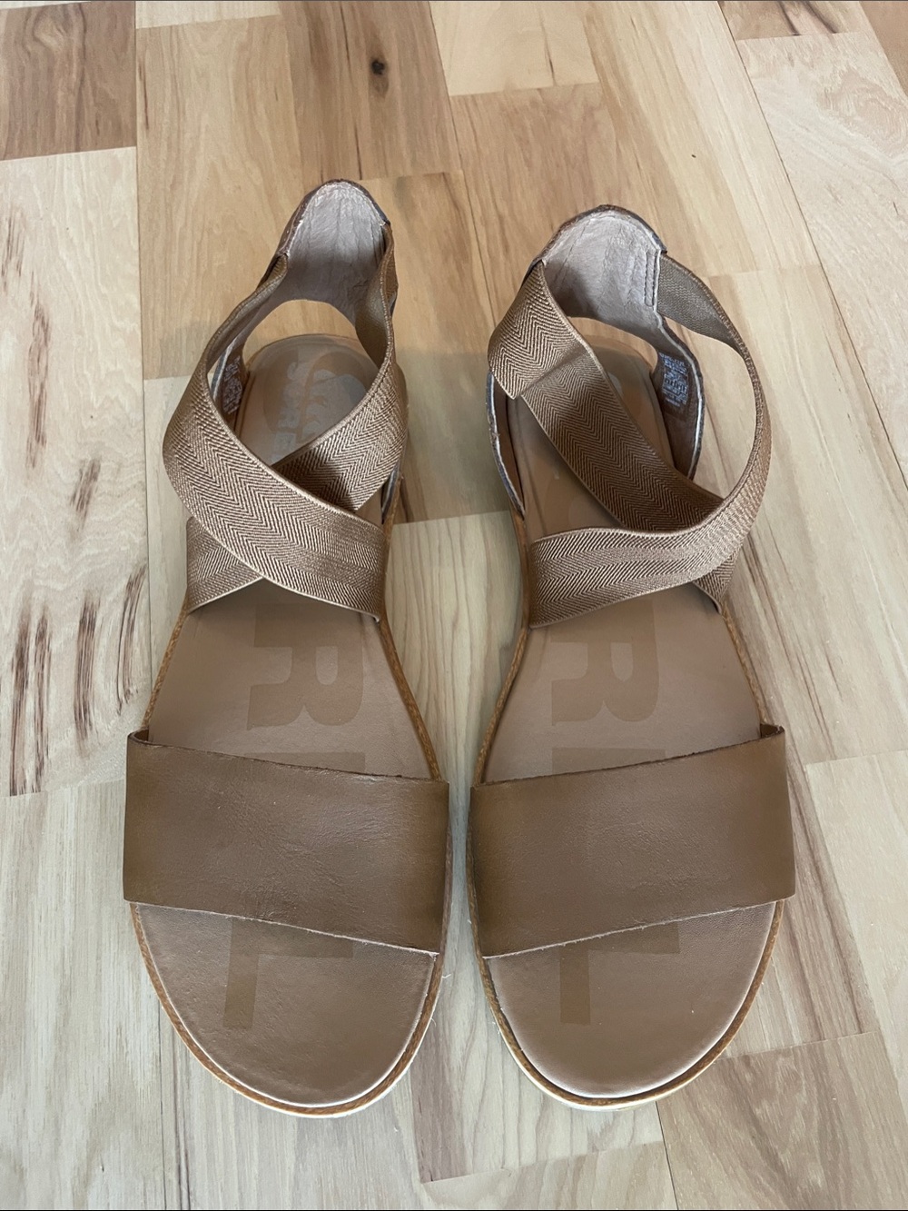 Sorel Women's Brown Elastic Crisscross Sandals